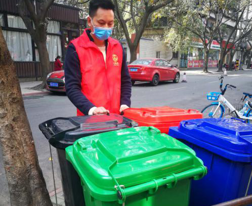 置换分类垃圾桶 营造绿色美生活