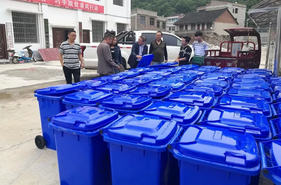 山西省朔州市更换垃圾分类垃圾桶 扮靓居住环境