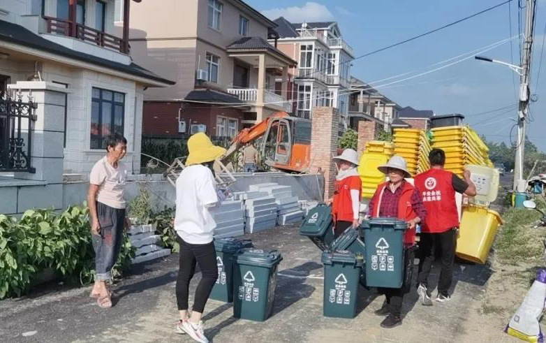 杭州洪桐村“更新换代”垃圾分类垃圾桶打造美丽新农村