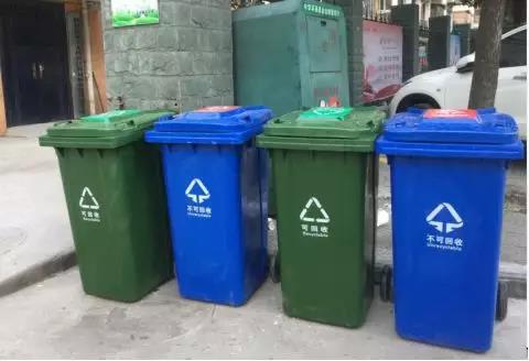 无锡美湖物业对蠡湖家园更换垃圾分类垃圾桶美化小区环境