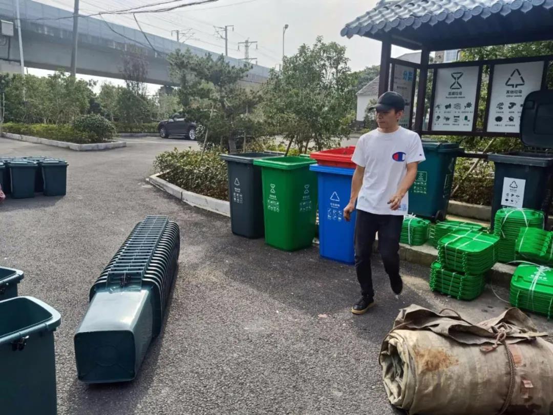 浙江杭州洛阳村开展垃圾分类垃圾桶集中更换工作！
